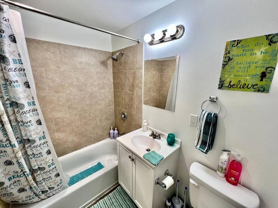 Private Room With Shared Bathroom On The 1St Floor 10 Minutes Walk To University Of Washington Seattle Esterno foto